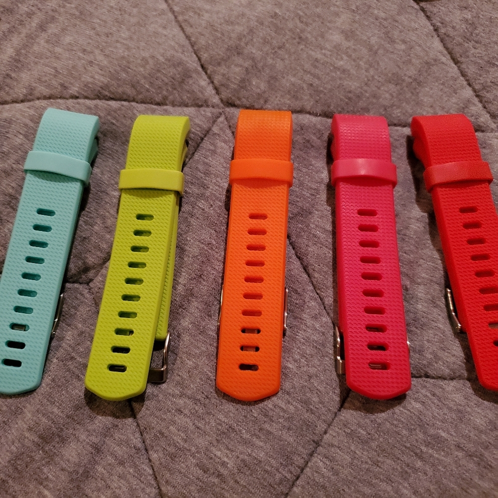 Extra Fitbit bands - Picture 2 of 8